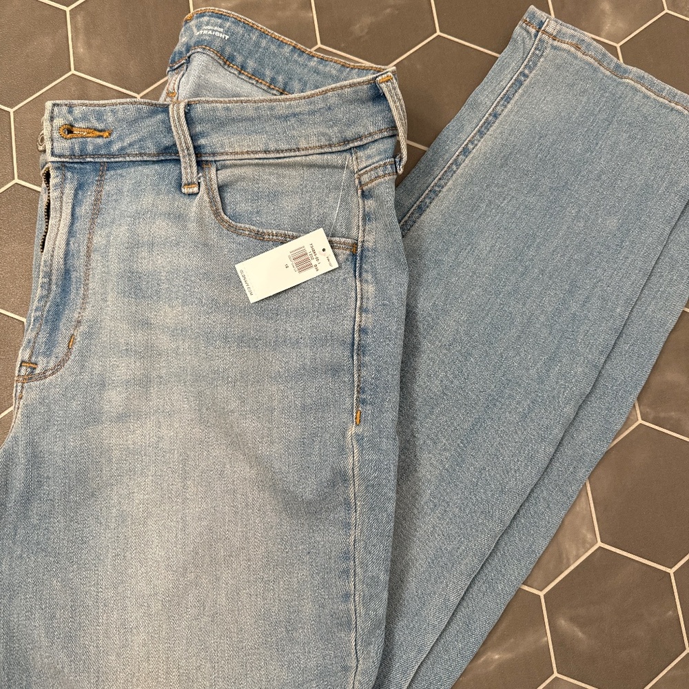 Women’s high-rise straight leg jeans